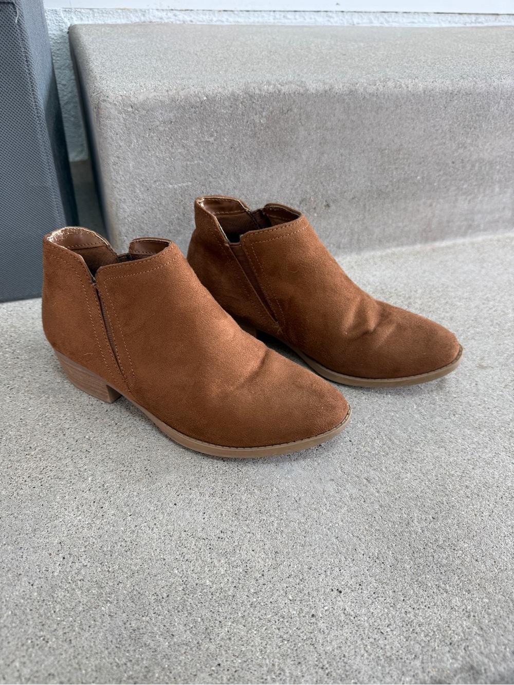Ankle booties - Picture 7 of 7